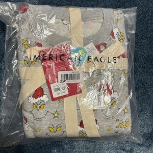 American Eagle Gray Grinch Holiday pijama set
